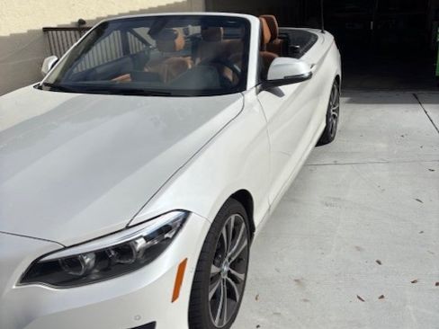 Used 2018 BMW 230i Convertible image 2
