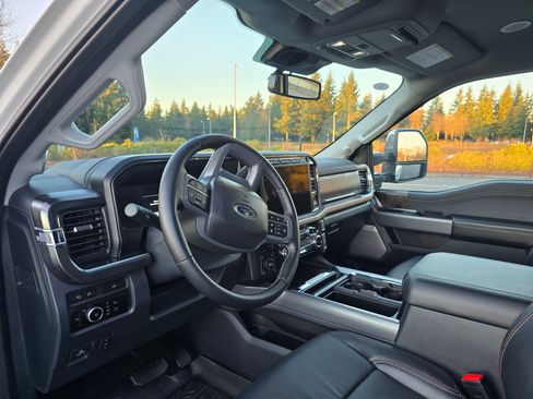 Used 2024 Ford F350 Lariat w/ Lariat Ultimate Package image 9
