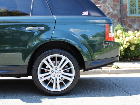 Used 2010 Land Rover Range Rover Sport HSE LUX image 19
