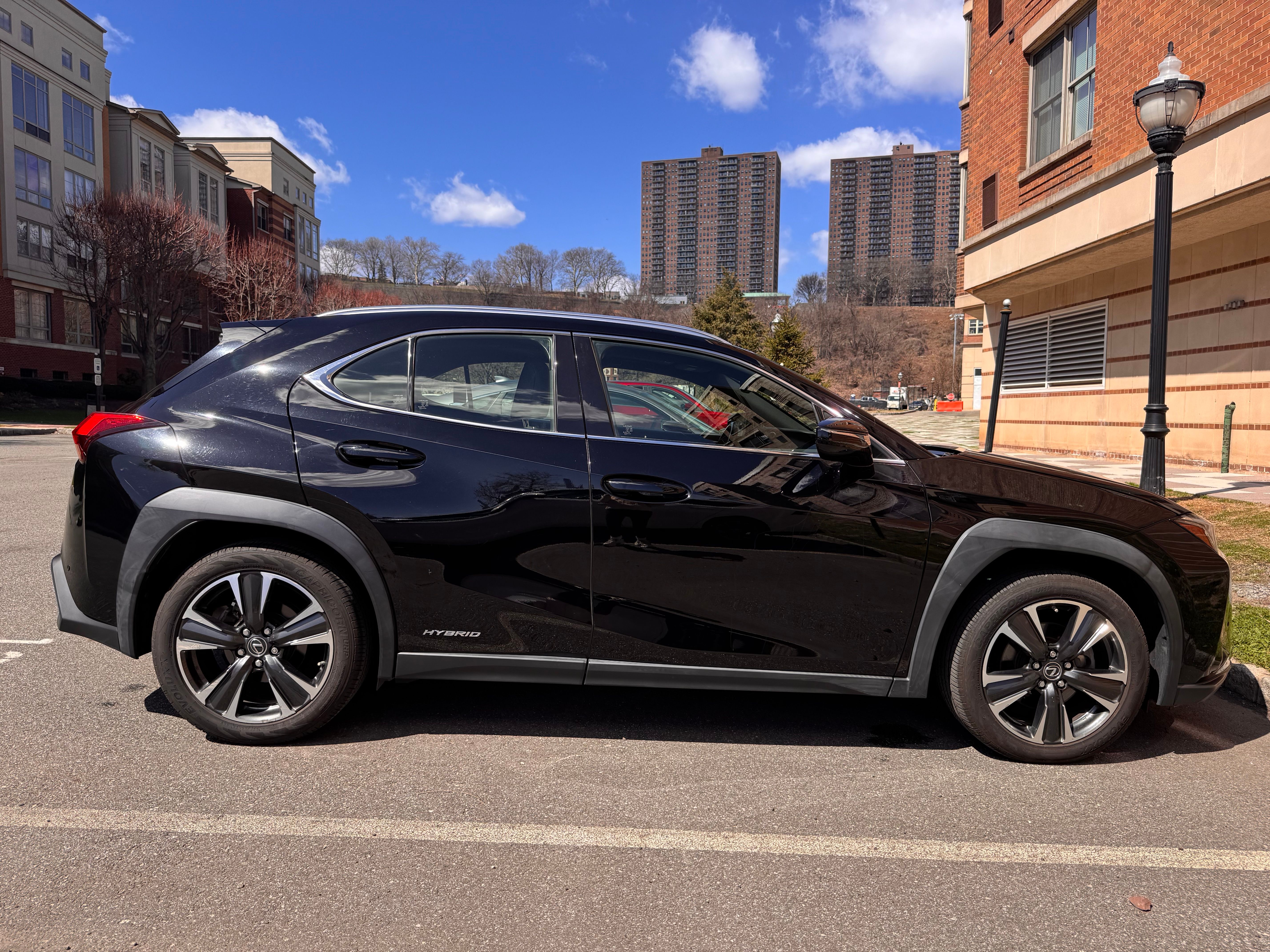 Used 2020 Lexus UX 250h w/ Premium Package AWD/4WD image 6