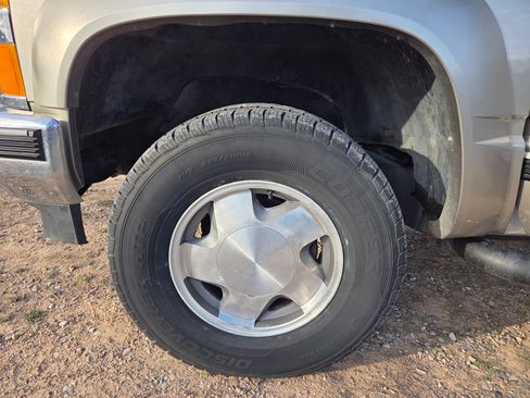 Used 1999 Chevrolet Tahoe 4WD 2-Door w/ Preferred Equipment Group image 18