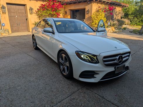Used 2018 Mercedes-Benz E 300 image 1