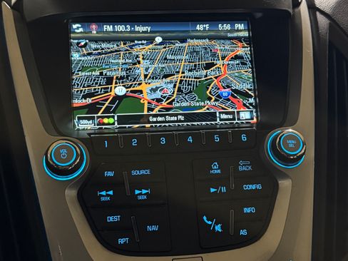 Used 2016 Chevrolet Equinox LTZ w/ Enhanced Convenience Package image 9