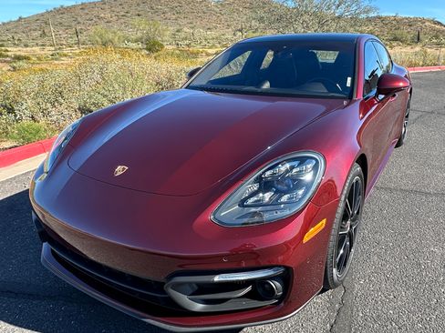 Used 2023 Porsche Panamera 4 Platinum Edition image 4