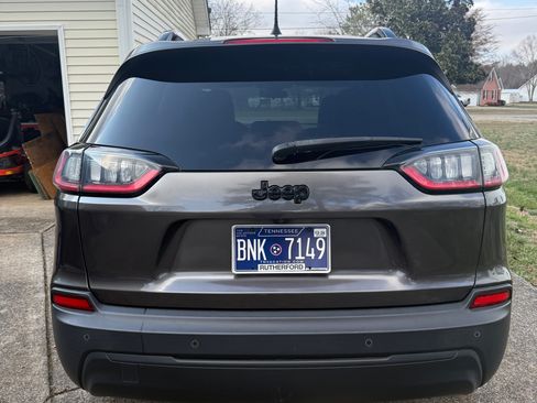 Used 2019 Jeep Cherokee Latitude Plus image 5