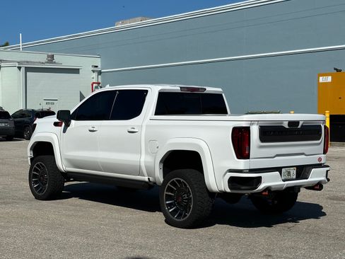 Used 2022 GMC Sierra 1500 AT4 w/ AT4 Premium Package image 2