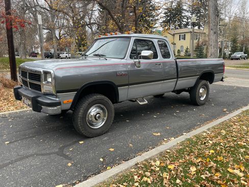 Used 1993 Dodge D/W Truck 250 image 1
