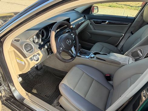 Used 2013 Mercedes-Benz C 250 Sedan image 10