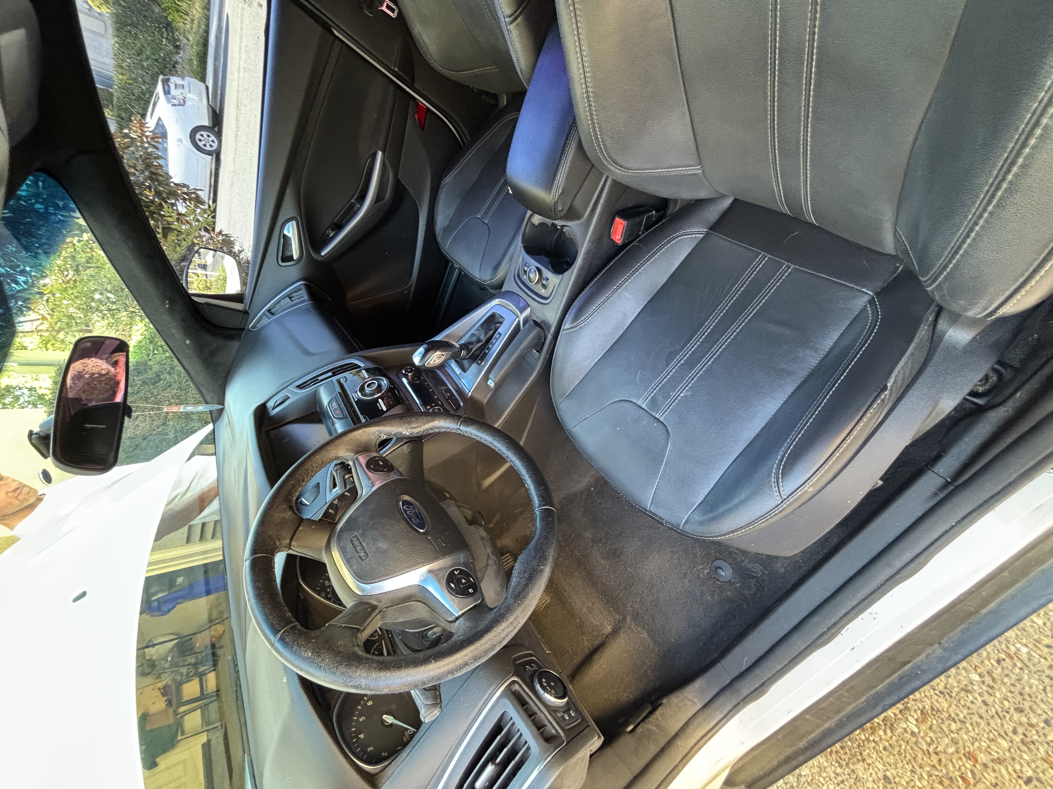 Used 2014 Ford Focus Titanium FWD image 13