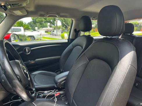 Used 2018 MINI Cooper 2-Door Hardtop FWD image 11