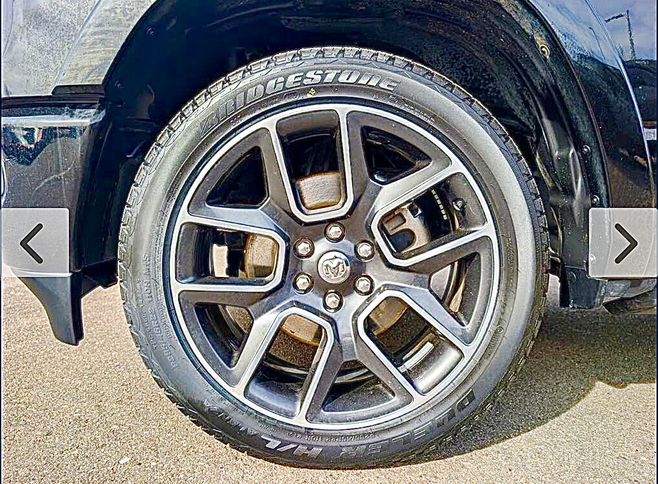 Used 2019 RAM 1500 Laramie AWD/4WD image 13