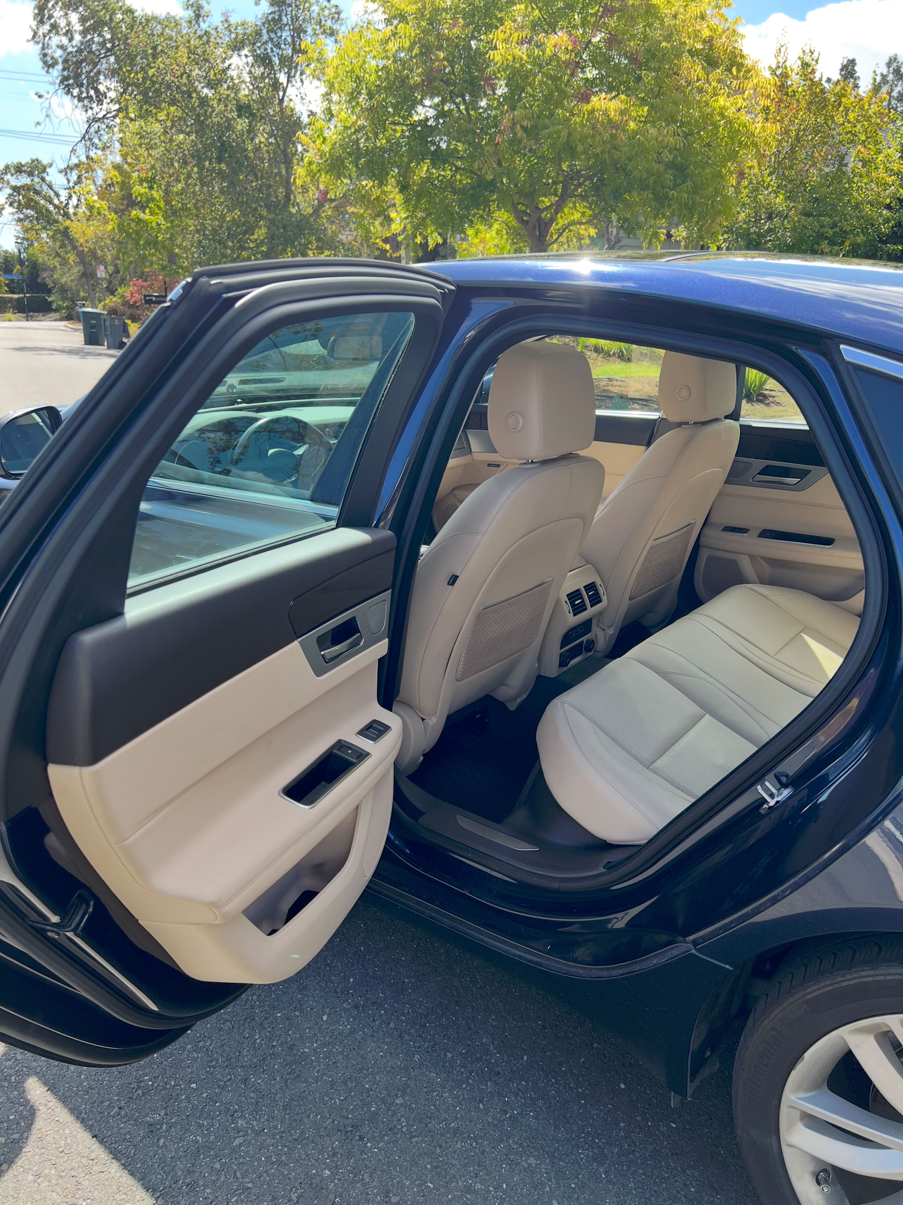Used 2017 Jaguar XF Prestige AWD/4WD image 16