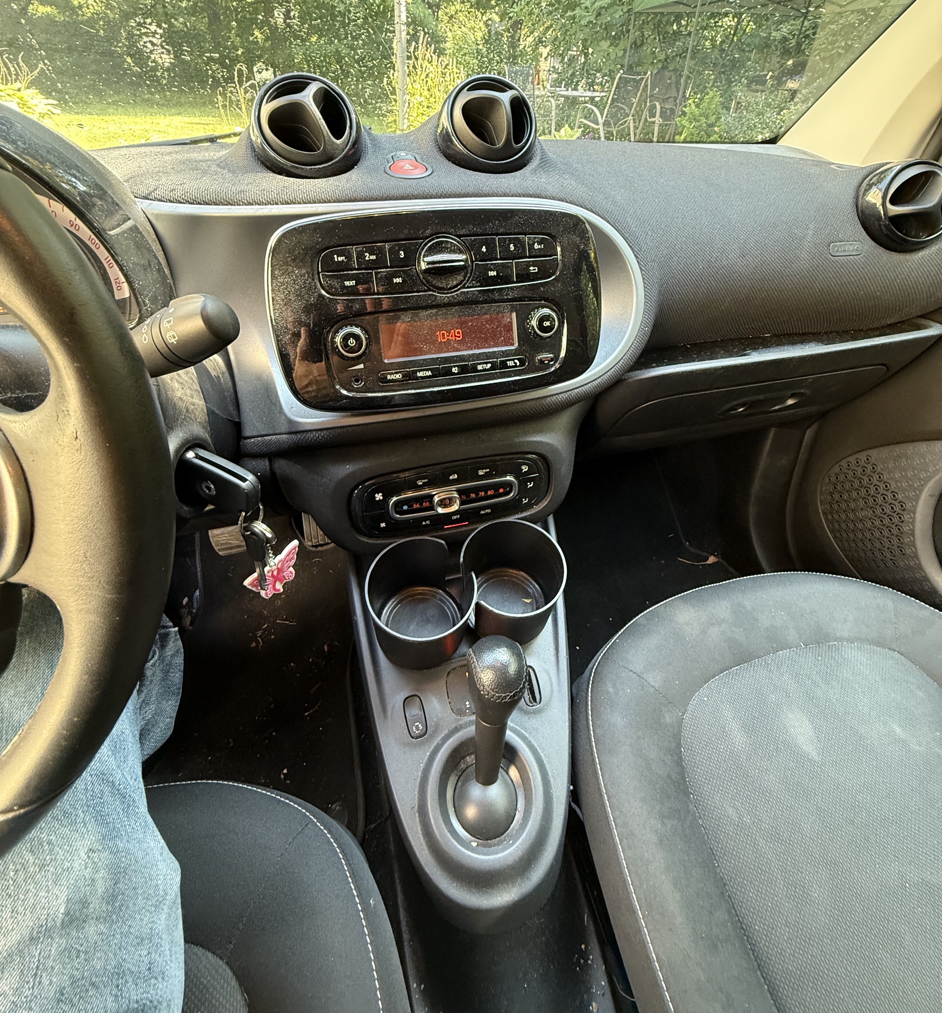 Used 2016 smart fortwo passion RWD image 2