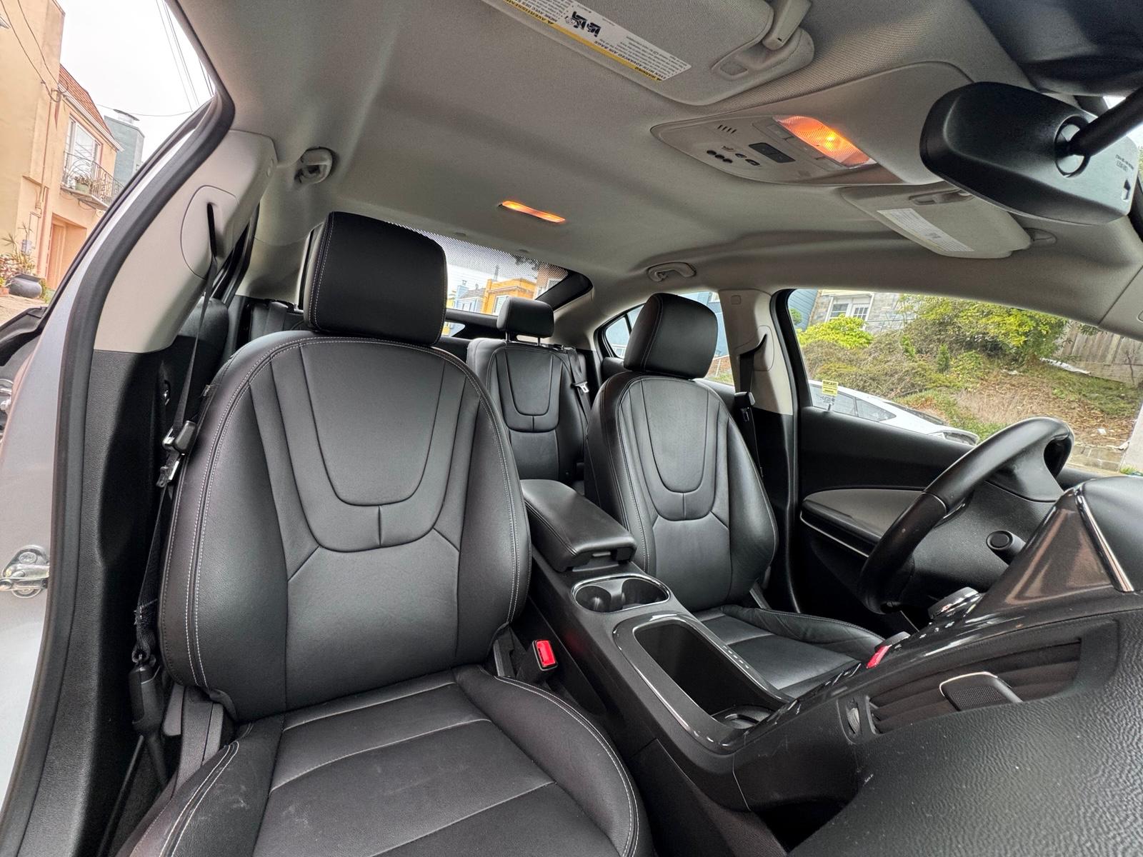 Used 2015 Chevrolet Volt Premium w/ Premium Trim Package FWD image 8