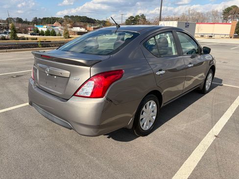 Used 2017 Nissan Versa SV image 2