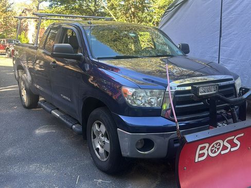 Used 2010 Toyota Tundra 4x4 Double Cab image 1