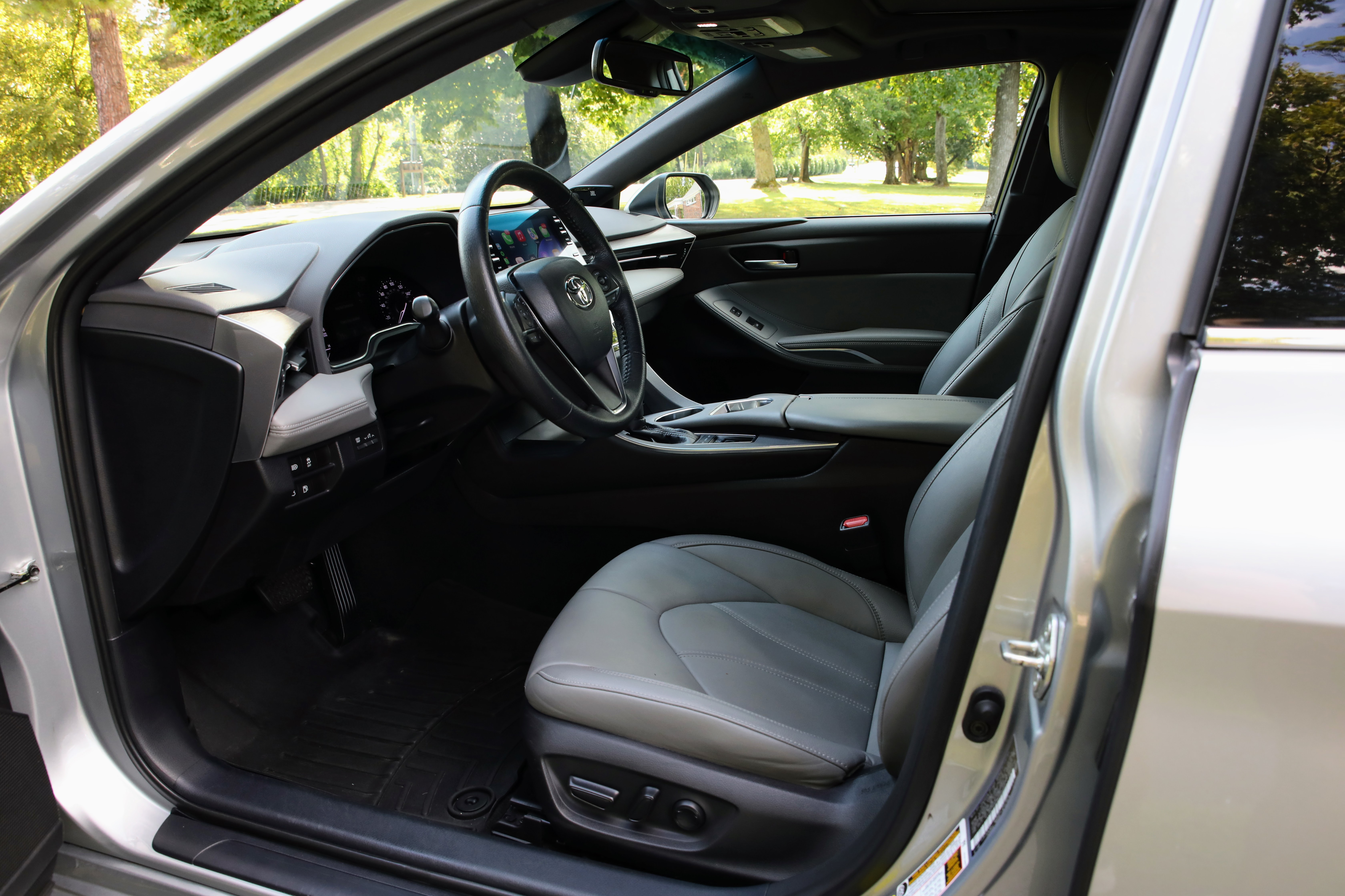 Used 2021 Toyota Avalon XLE w/ Moonroof Package FWD image 14