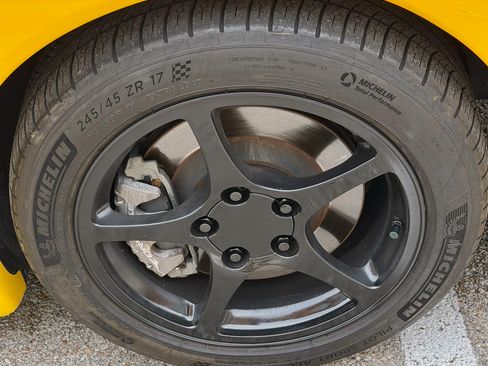 Used 2004 Chevrolet Corvette Convertible w/ Preferred Equipment Group image 11