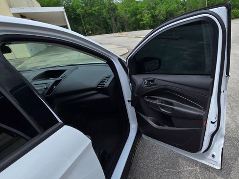 Used 2018 Ford Escape S image 25