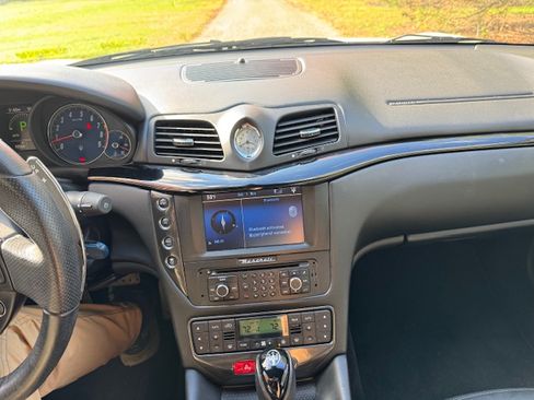 Used 2014 Maserati GranTurismo Sport image 17