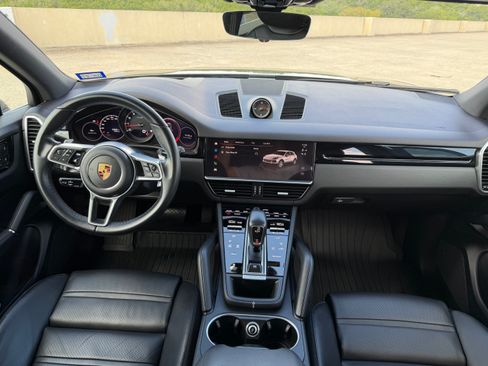 Used 2022 Porsche Cayenne AWD/4WD image 23