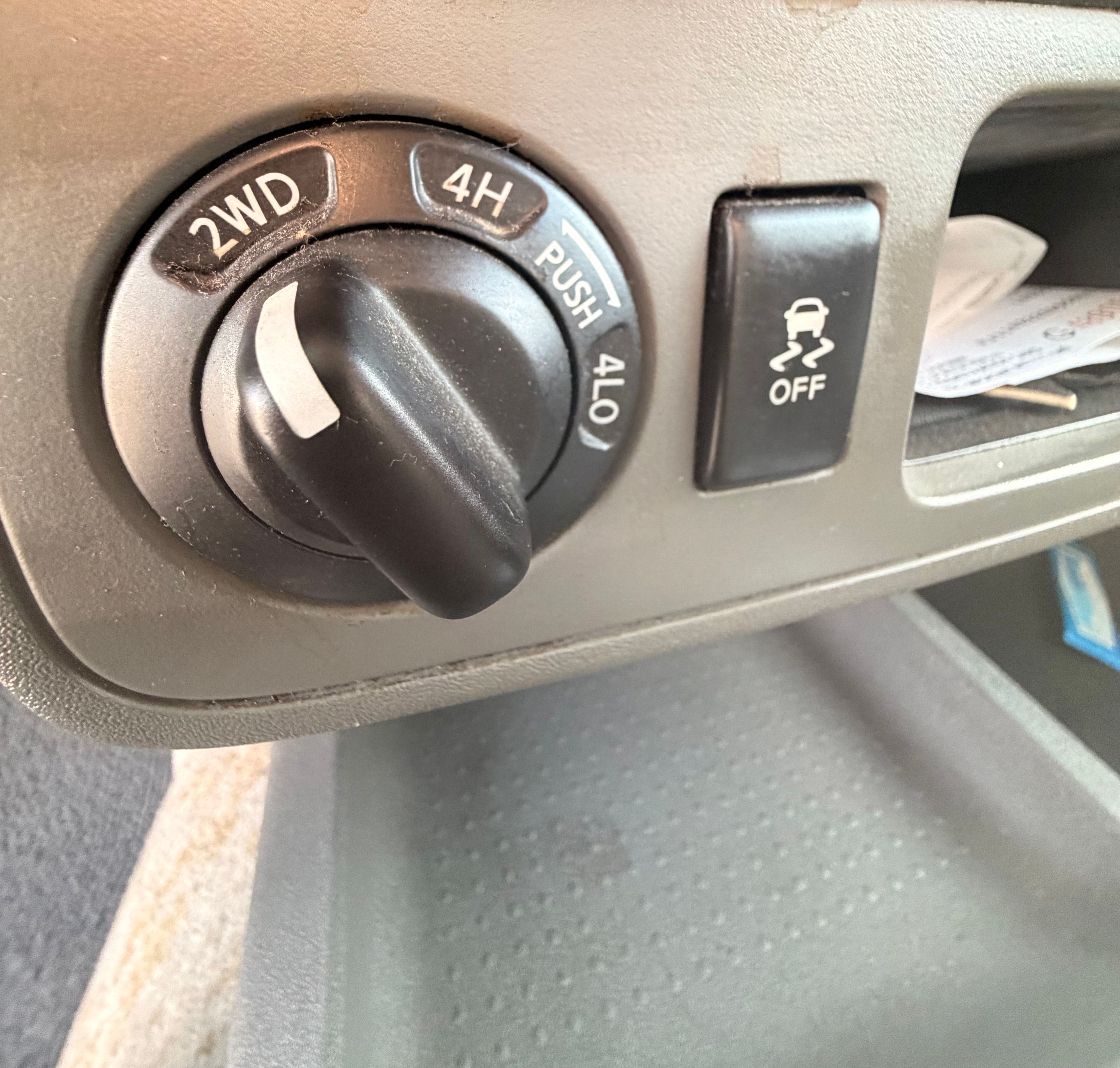 Used 2014 Nissan Frontier SV AWD/4WD image 12