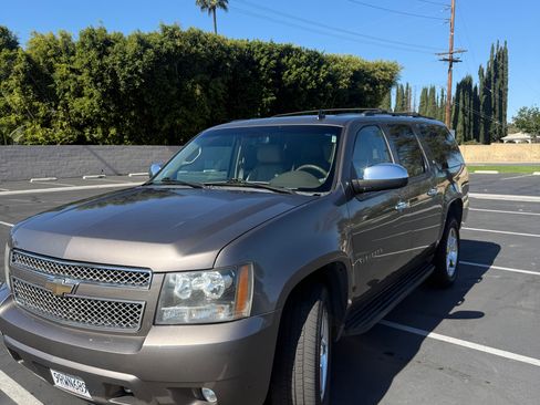 Used 2011 Chevrolet Suburban LT w/ Regional Value Package image 2