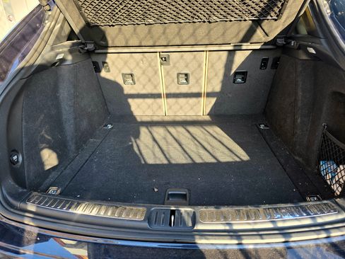 Used 2020 Porsche Macan image 11