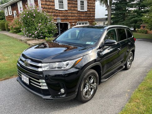 Used 2017 Toyota Highlander Limited Platinum AWD/4WD image 1