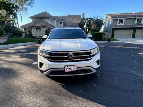 Used 2021 Volkswagen Atlas Cross Sport SE w/ Panoramic Sunroof Package image 22