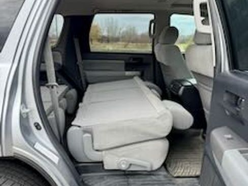 Used 2016 Toyota Sequoia SR5 image 11