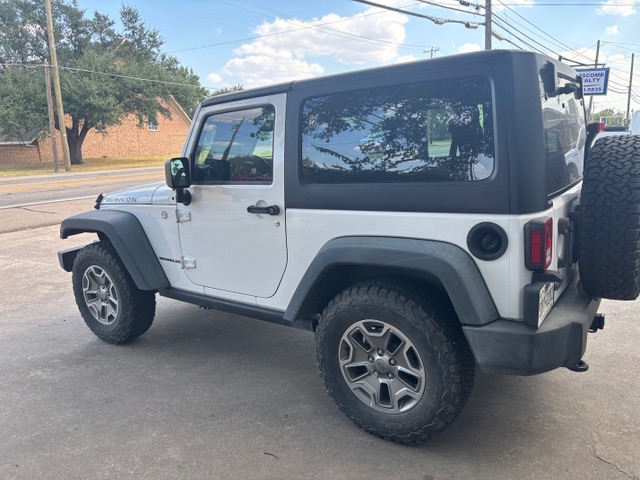 Used 2015 Jeep Wrangler Rubicon w/ Power Convenience Group AWD/4WD image 2