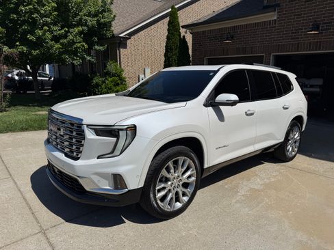 Used 2025 GMC Acadia Denali w/ Super Cruise Package AWD/4WD image 2