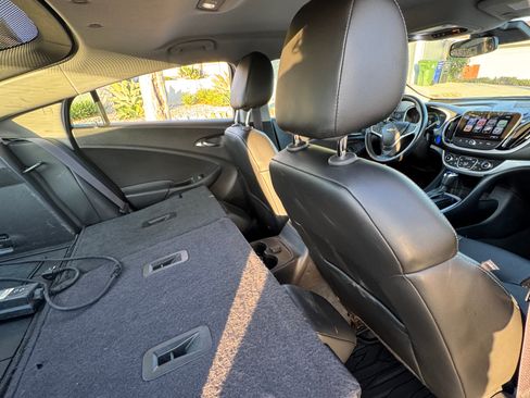 Used 2017 Chevrolet Volt LT w/ Comfort Package FWD image 20