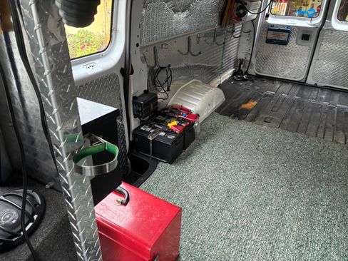 Used 2004 Ford E-350 and Econoline 350 Extended Super Duty RWD image 14