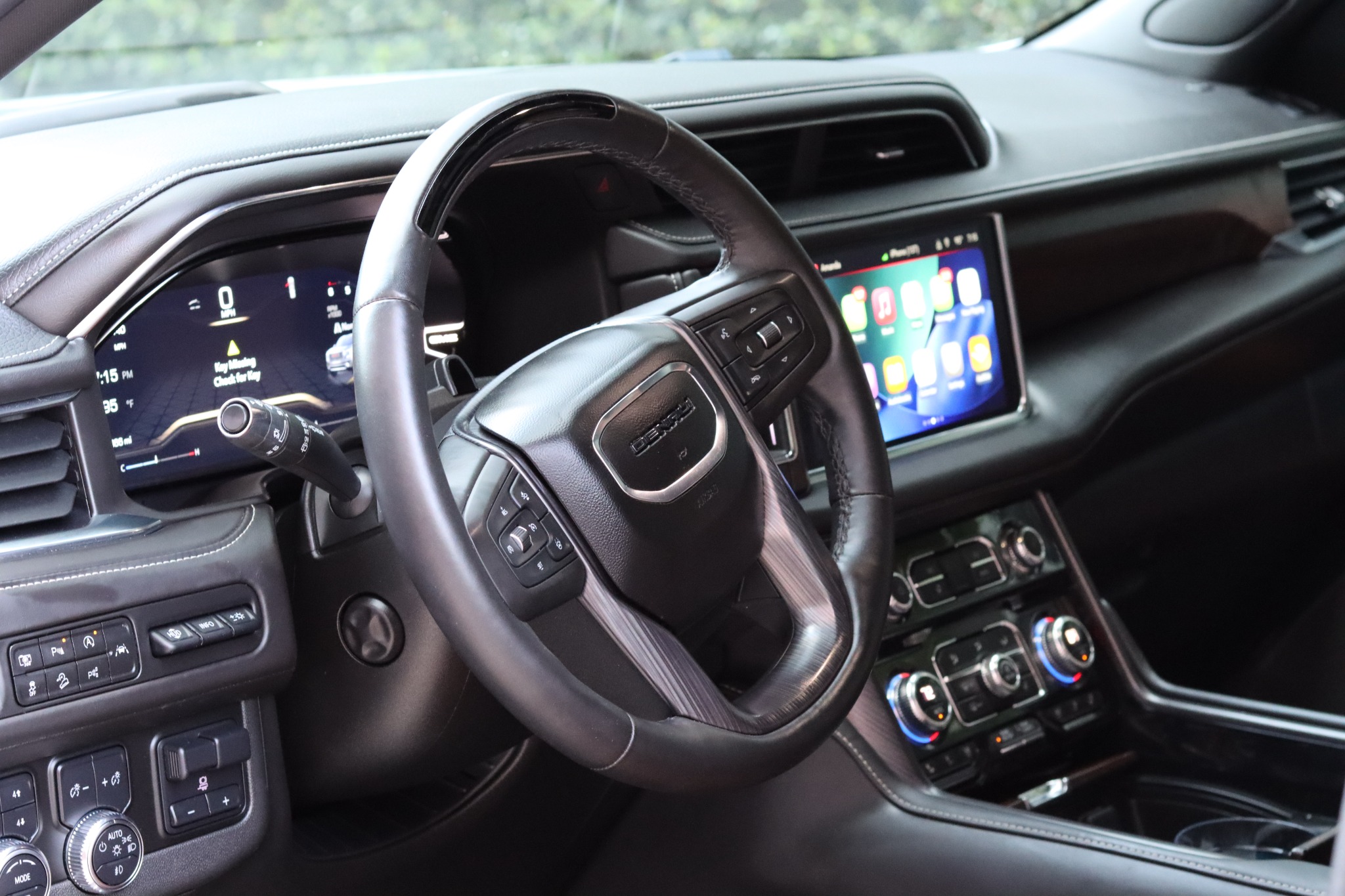 Used 2023 GMC Yukon XL Denali Ultimate w/ LPO, Floor Liner Package AWD/4WD image 11