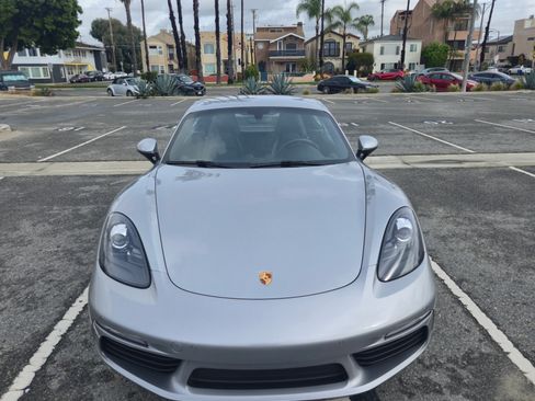 Used 2019 Porsche 718 Cayman image 9