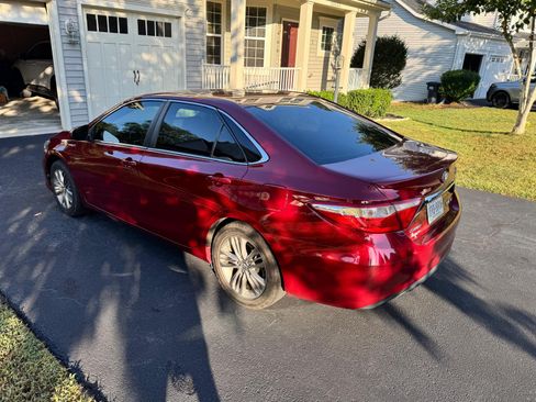 Used 2015 Toyota Camry SE FWD image 4