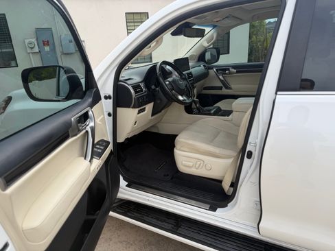Used 2022 Lexus GX 460 Premium w/ Premium Package AWD/4WD image 6