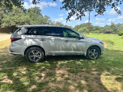 Used 2020 INFINITI QX60 Luxe w/ Essential Package FWD image 13