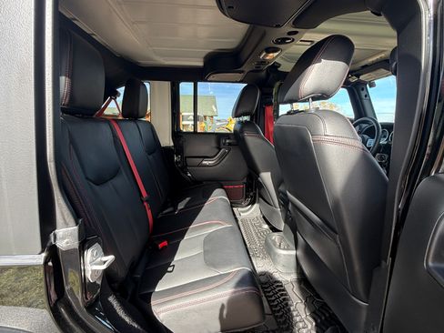 Used 2018 Jeep Wrangler Unlimited Rubicon image 20