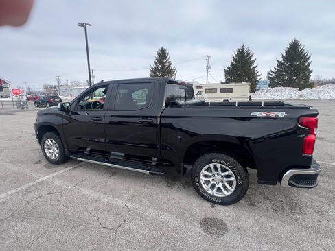 Used 2023 Chevrolet Silverado 1500 LT w/ Convenience Package II image 5