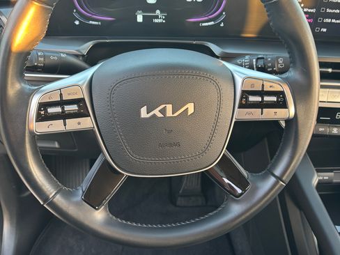 Used 2025 Kia Telluride LX image 23