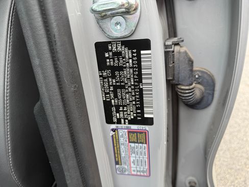 Used 2023 Kia Sorento SX image 11