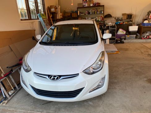 Used 2014 Hyundai Elantra SE w/ Option Group 02 image 2