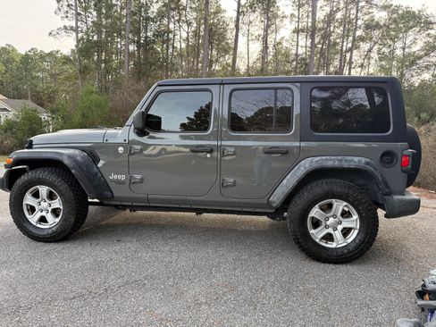 Used 2019 Jeep Wrangler Unlimited Sport S image 1