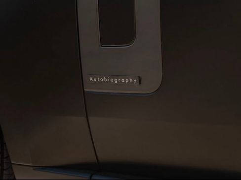 Used 2023 Land Rover Range Rover First Edition image 8