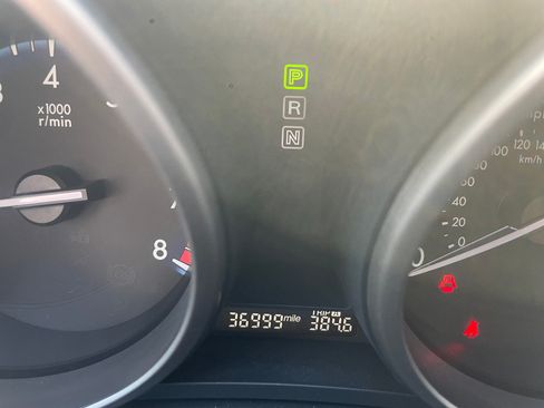 Used 2013 MAZDA MAZDA3 i Grand Touring w/ Tech Pkg image 2