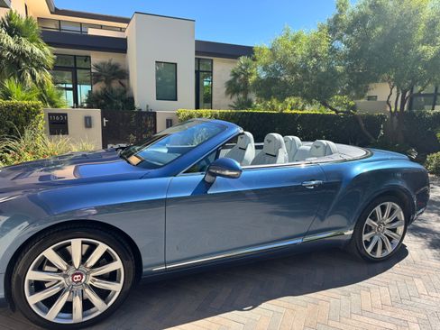 Used 2015 Bentley Continental GT image 1