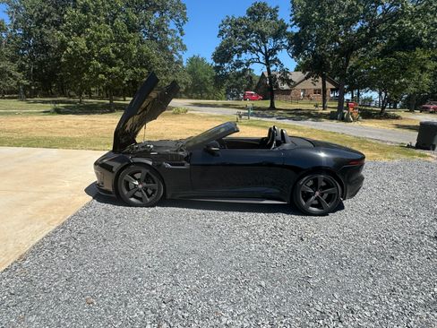 Used 2018 Jaguar F-TYPE 400 Sport AWD/4WD image 17